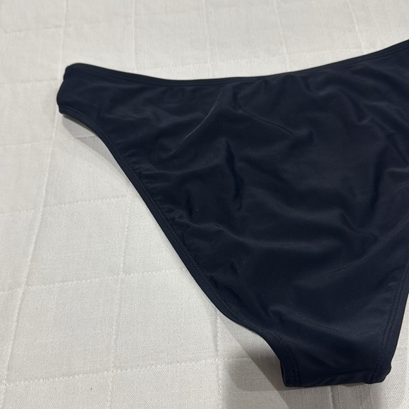 Bikini Bottoms - Picture 8 of 10